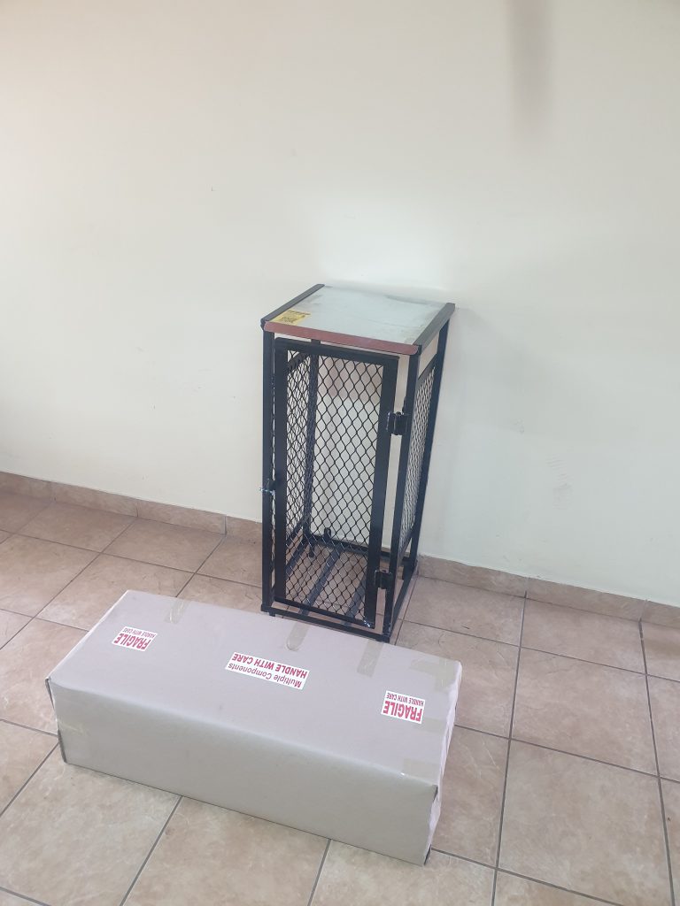 SINGLE~2 Single 19kg cylinder cage flat pack easy to assemble lockable wall mounted rustproof paint galvanized roof muti directional entrance for piping ships anywhere sturdy bottles off the ground design