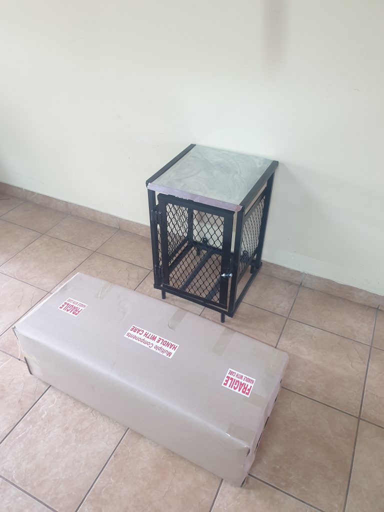 SINGLE~3 Single 9kg cylinder cage flat pack easy to assemble lockable wall mounted rustproof paint galvanized roof muti directional entrance for piping ships anywhere sturdy bottles off the ground design